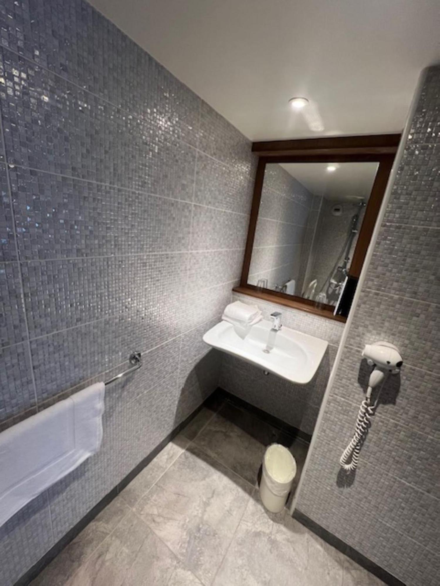 The Originals City, Hotel Macon Nord Bagian luar foto